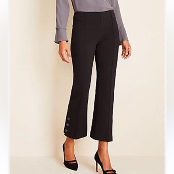 Ann Taylor Pants - Ann Taylor Kick Crop Textured Pants Black 12